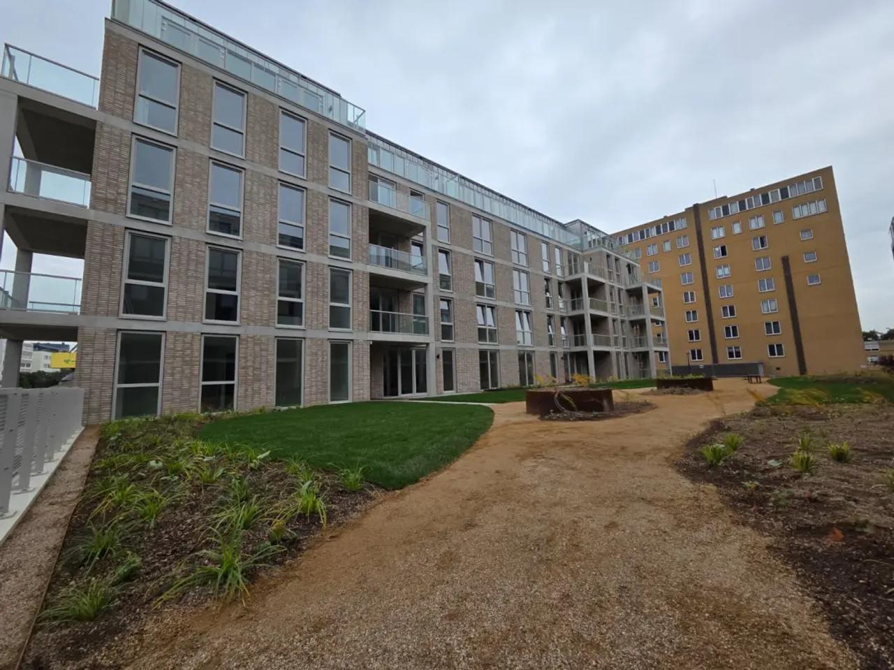 65 m² apartment with two bedrooms - Image 4