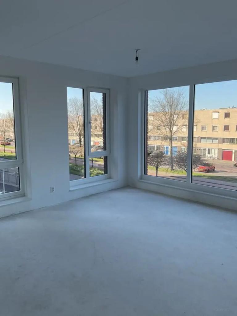 Apartment with Balcony and Parking Space - Image 2