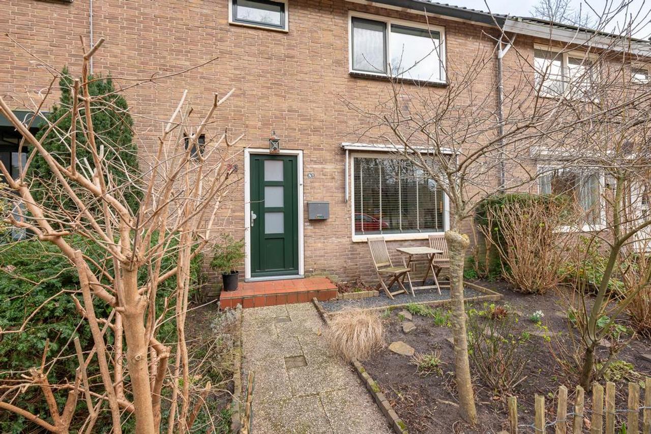 4-Bedroom Mid-Terrace House with Garden in Baarn - Image 2
