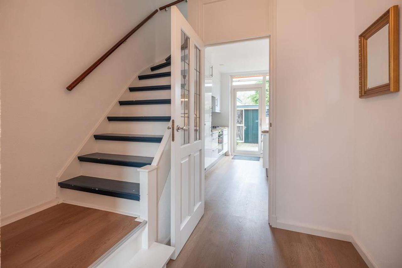 4-Bedroom Mid-Terrace House with Garden in Baarn - Image 13