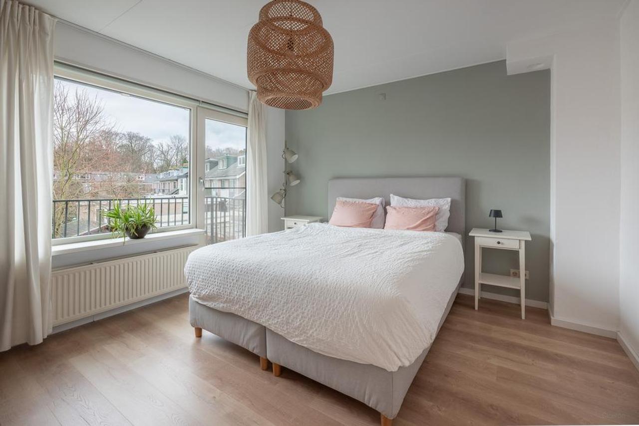 4-Bedroom Mid-Terrace House with Garden in Baarn - Image 14