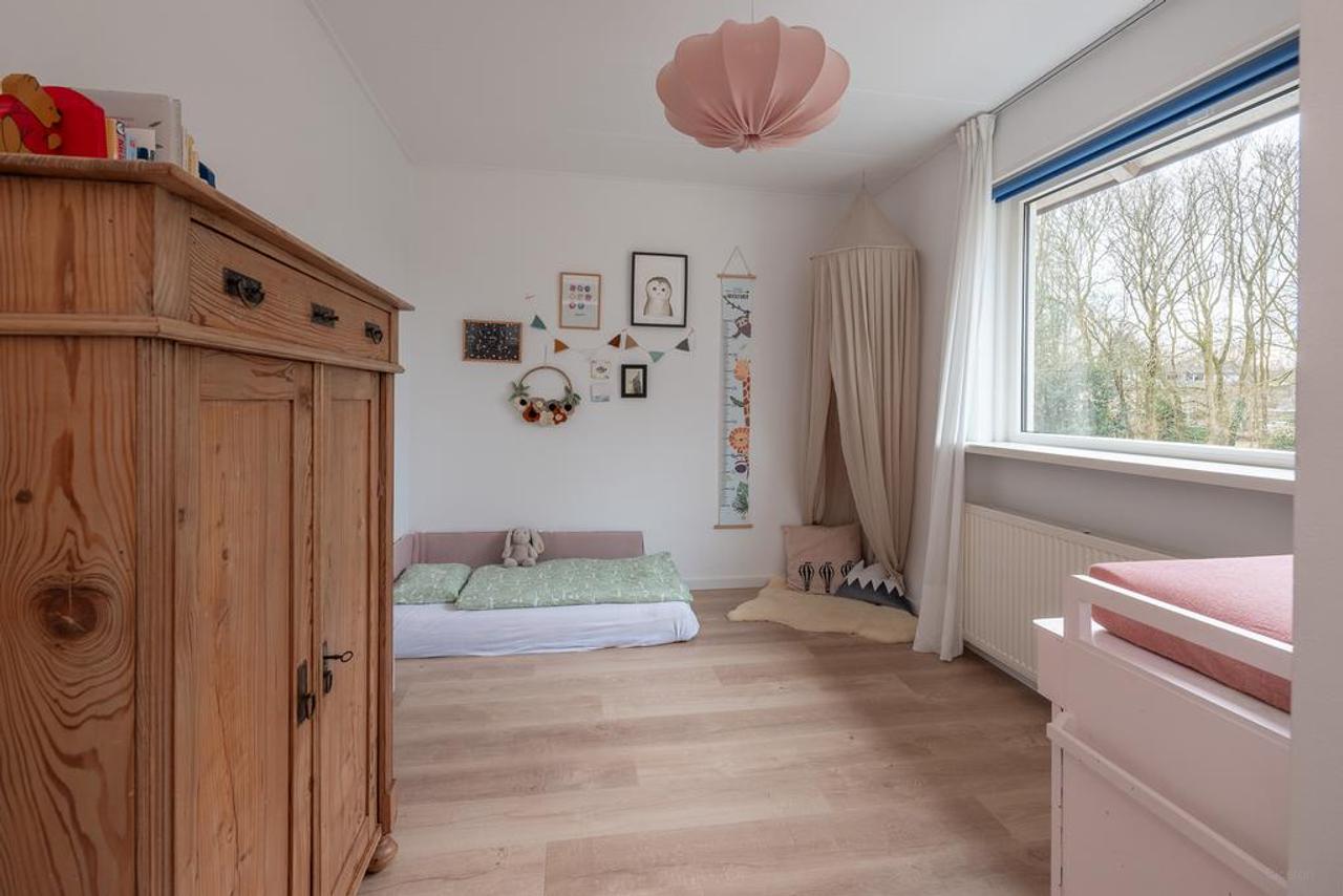 4-Bedroom Mid-Terrace House with Garden in Baarn - Image 16