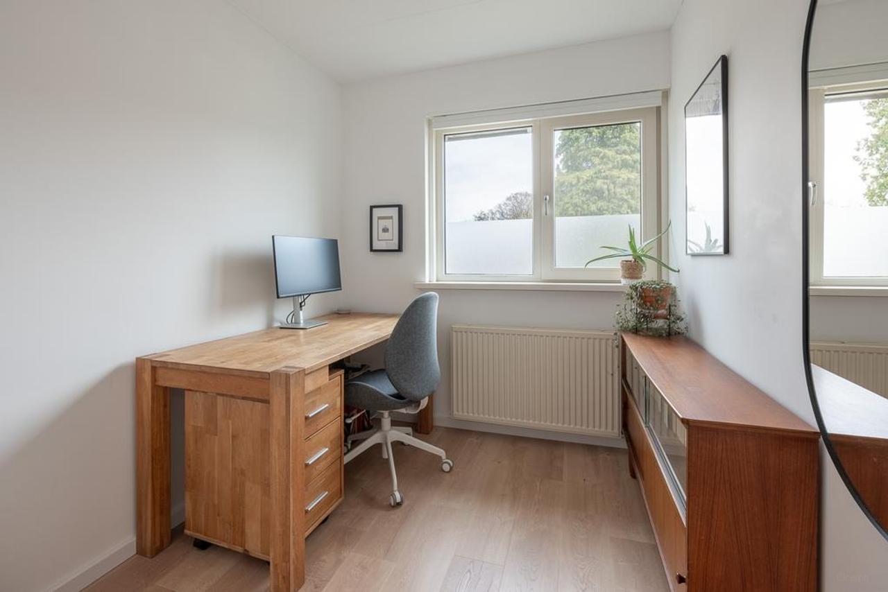 4-Bedroom Mid-Terrace House with Garden in Baarn - Image 18
