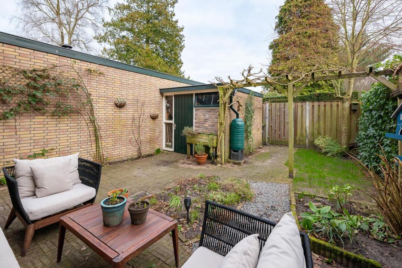 4-Bedroom Mid-Terrace House with Garden in Baarn - Image 26