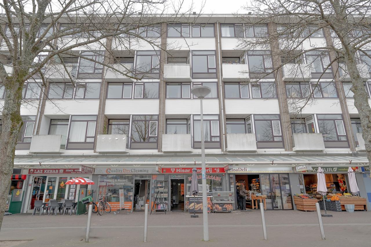 73 m² student apartment with 3 bedrooms - Image 1