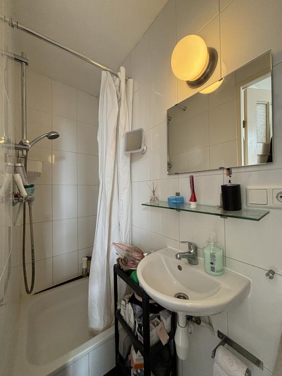 Studio with private kitchen in Oosterpoort - Image 8