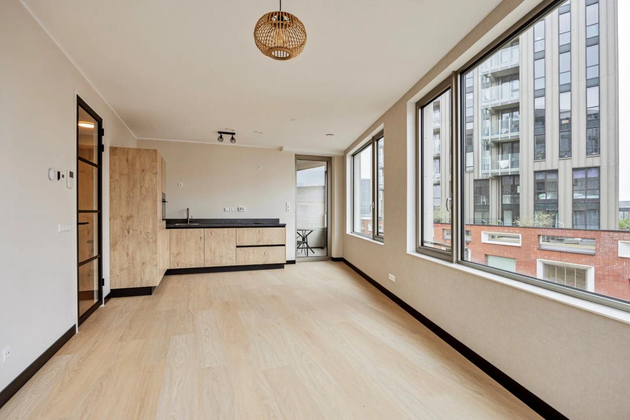 A+ apartment with balcony and parking - Image 5