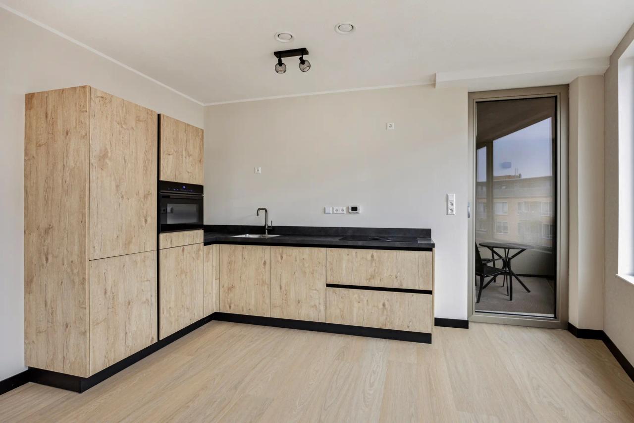 A+ apartment with balcony and parking - Image 7