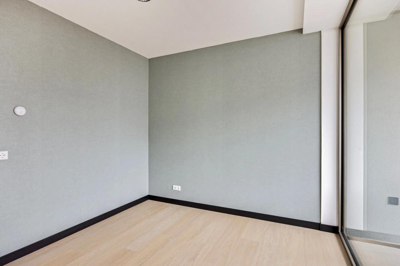 A+ apartment with balcony and parking - Image 11