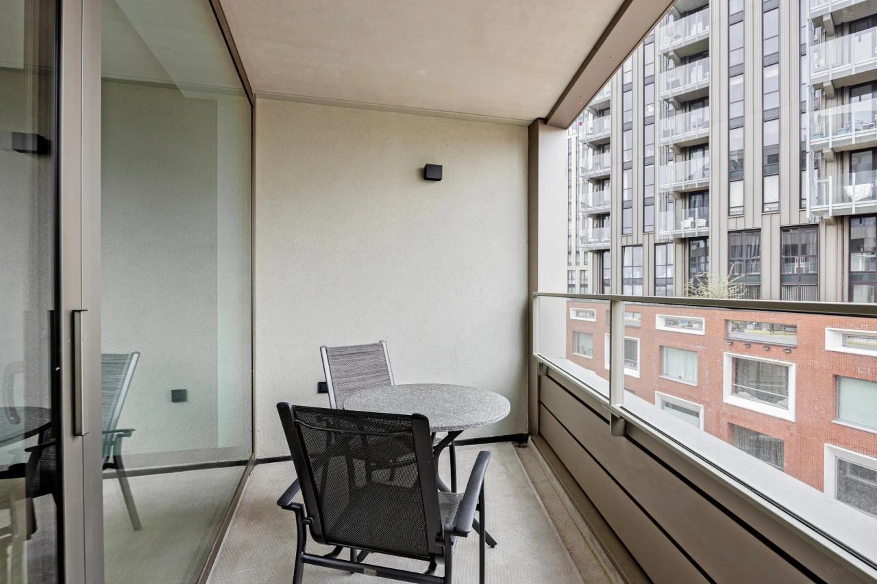 A+ apartment with balcony and parking - Image 12