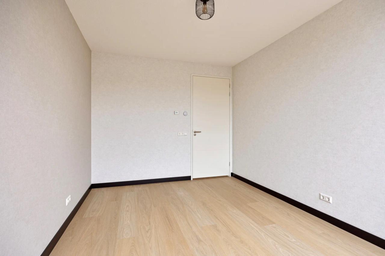 A+ apartment with balcony and parking - Image 14
