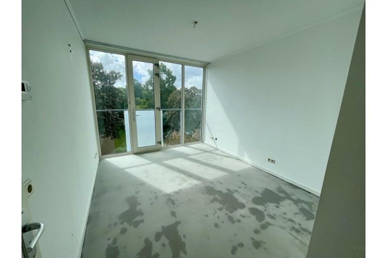 3-room apartment with loggia and parking - Image 5