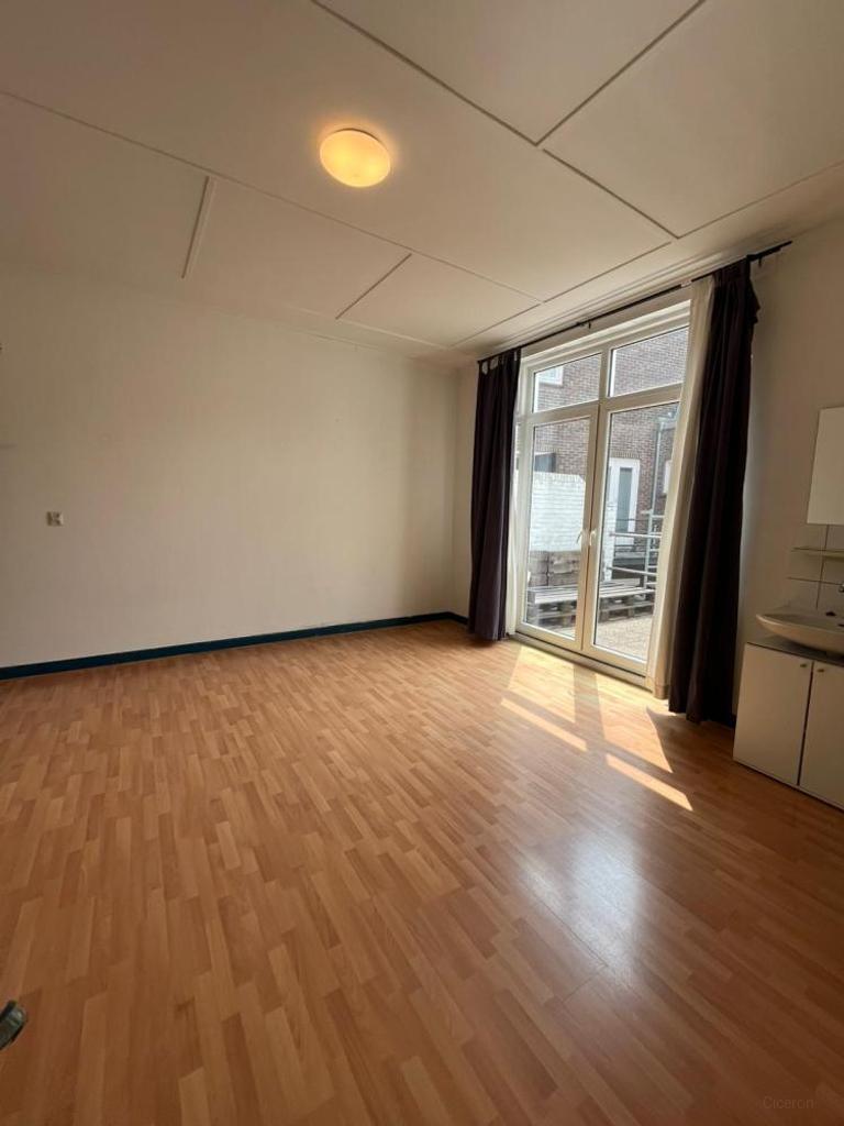 20 m² Room with Private Balcony in Heerlen - Image 2
