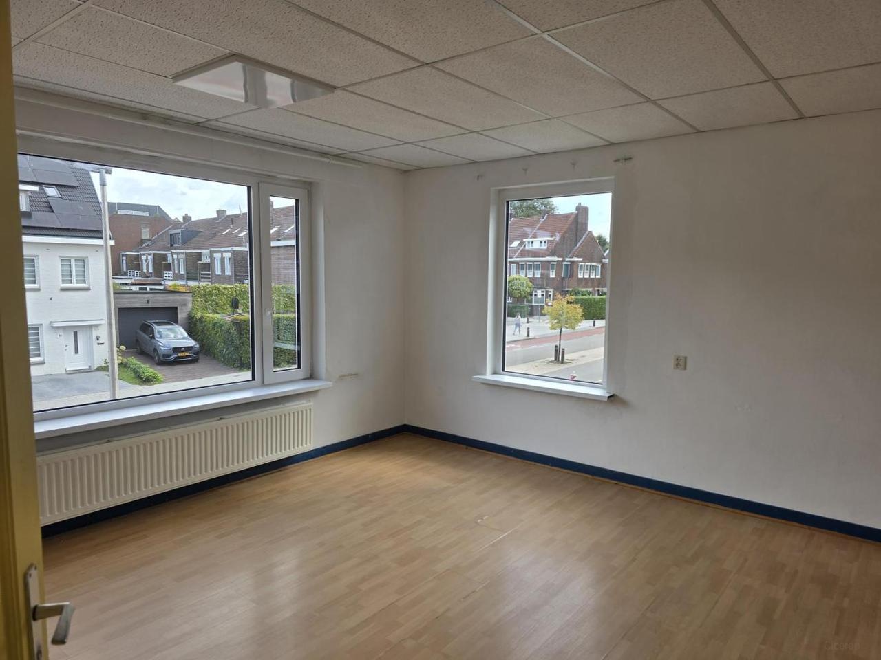 Room (21 m²) with Shared Garden in Heerlen - Image 2