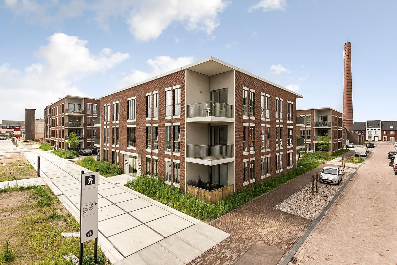97 m² apartment with balcony in KVL - Image 1