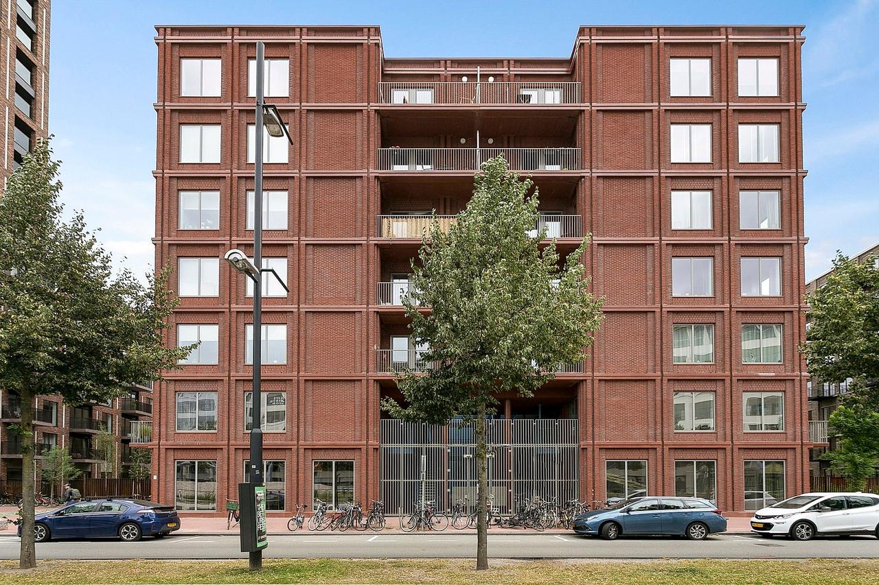 Bright 2-bedroom apartment with balcony in Strijp-S - Image 1