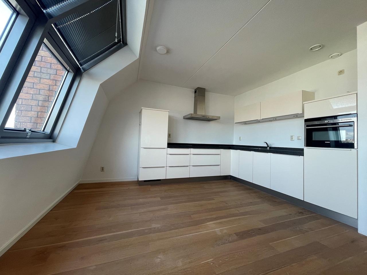 120 m² Apartment with Balcony in Bottendaal - Image 8