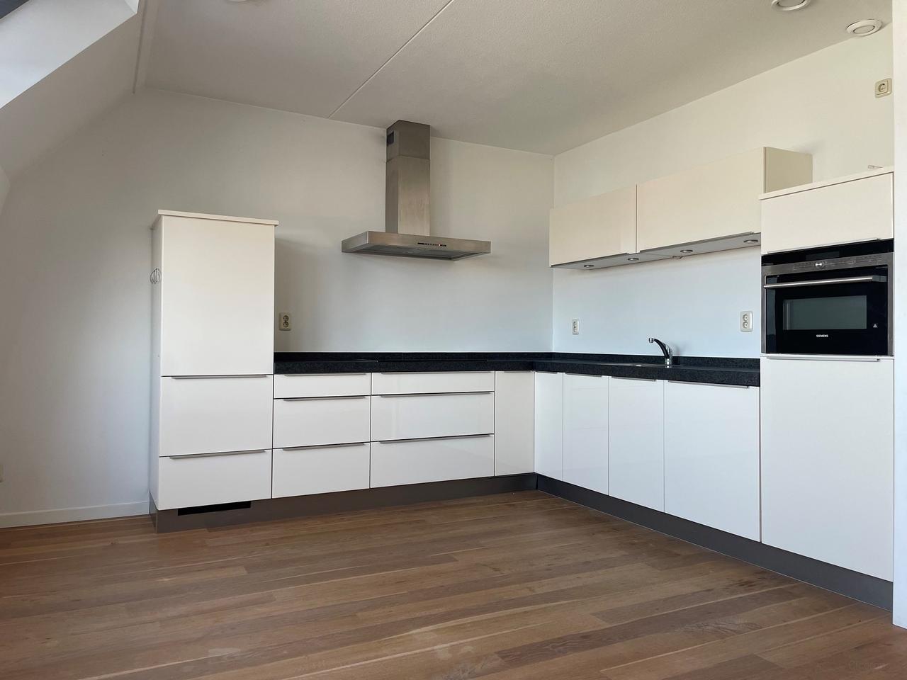 120 m² Apartment with Balcony in Bottendaal - Image 9