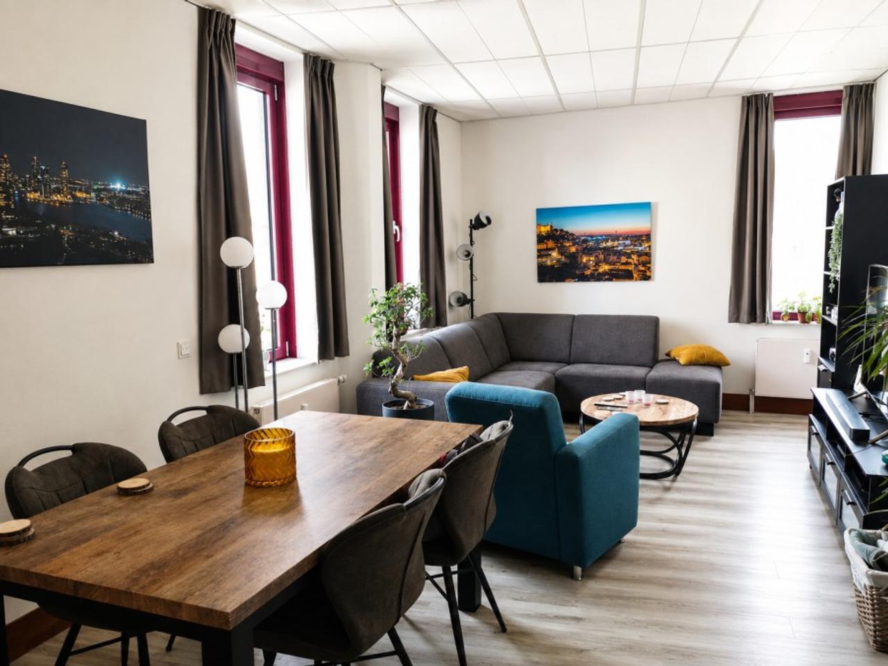 53 m² studio with separate sleeping area - Image 2