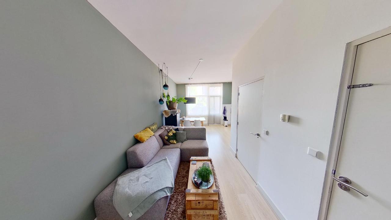 Bright 1-Bedroom Apartment with Balcony - Image 2