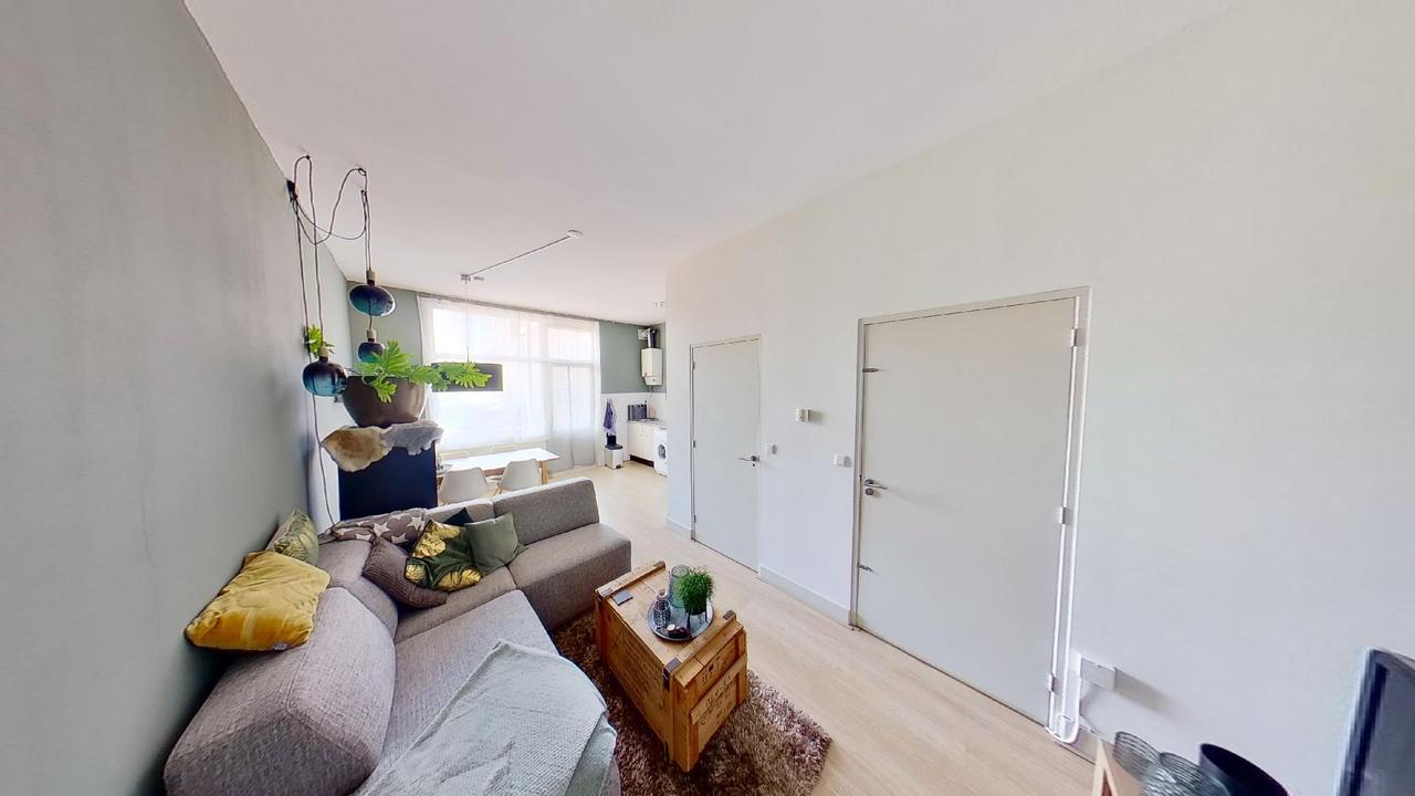 Bright 1-Bedroom Apartment with Balcony - Image 3