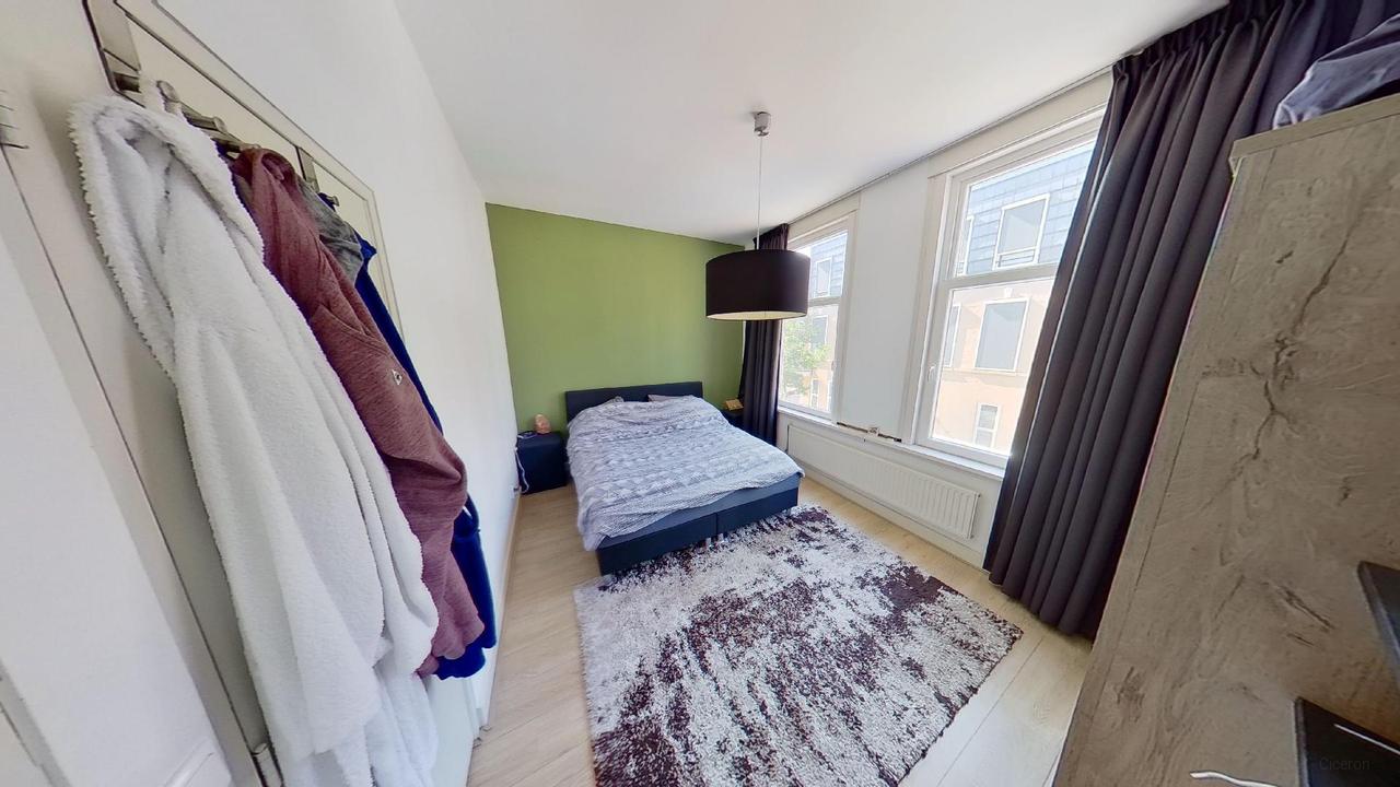 Bright 1-Bedroom Apartment with Balcony - Image 9