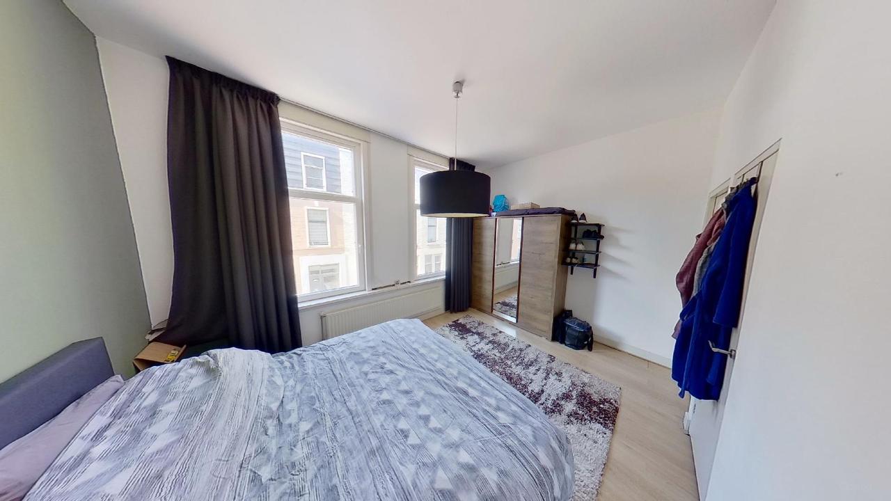 Bright 1-Bedroom Apartment with Balcony - Image 12