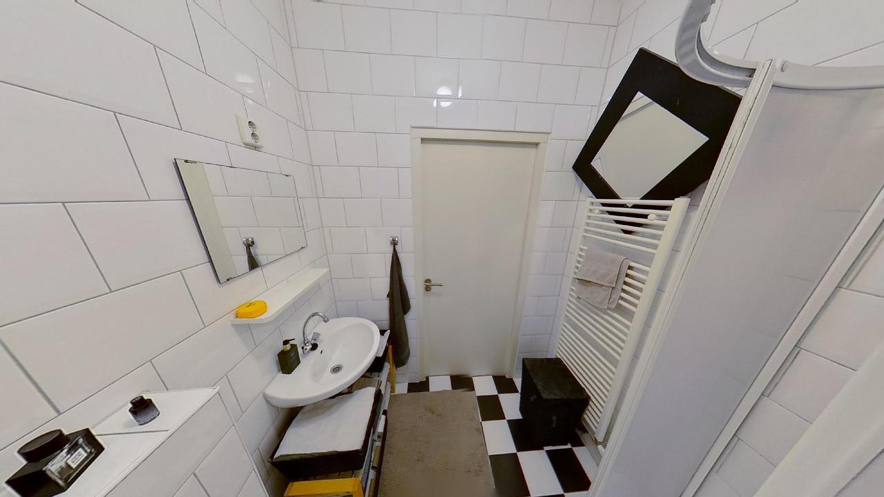 Bright 1-Bedroom Apartment with Balcony - Image 17