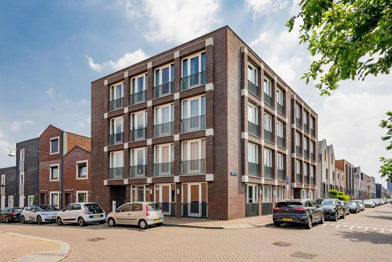 3-Room Apartment with Balcony in De Laak - Image 1