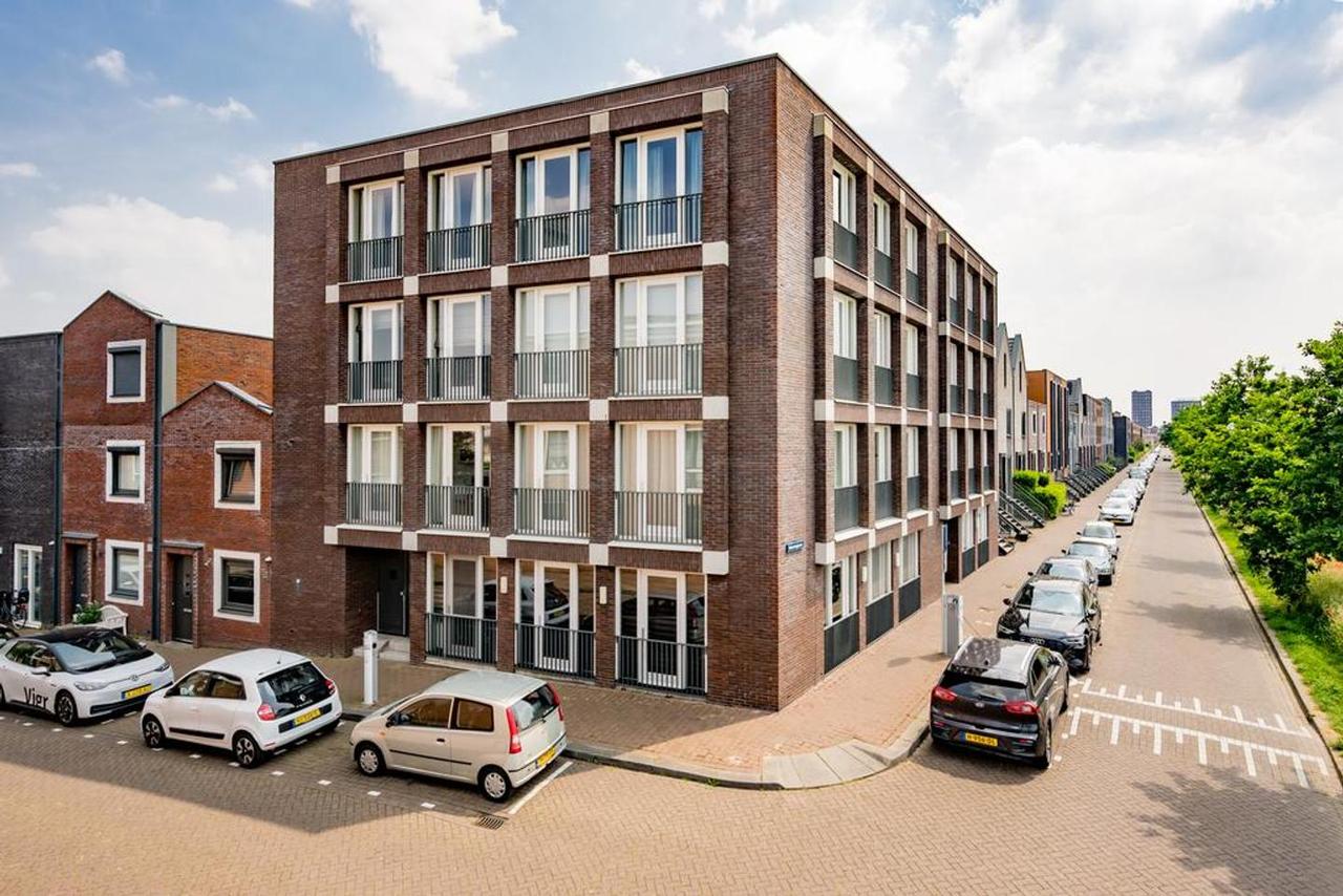 3-Room Apartment with Balcony in De Laak - Image 2