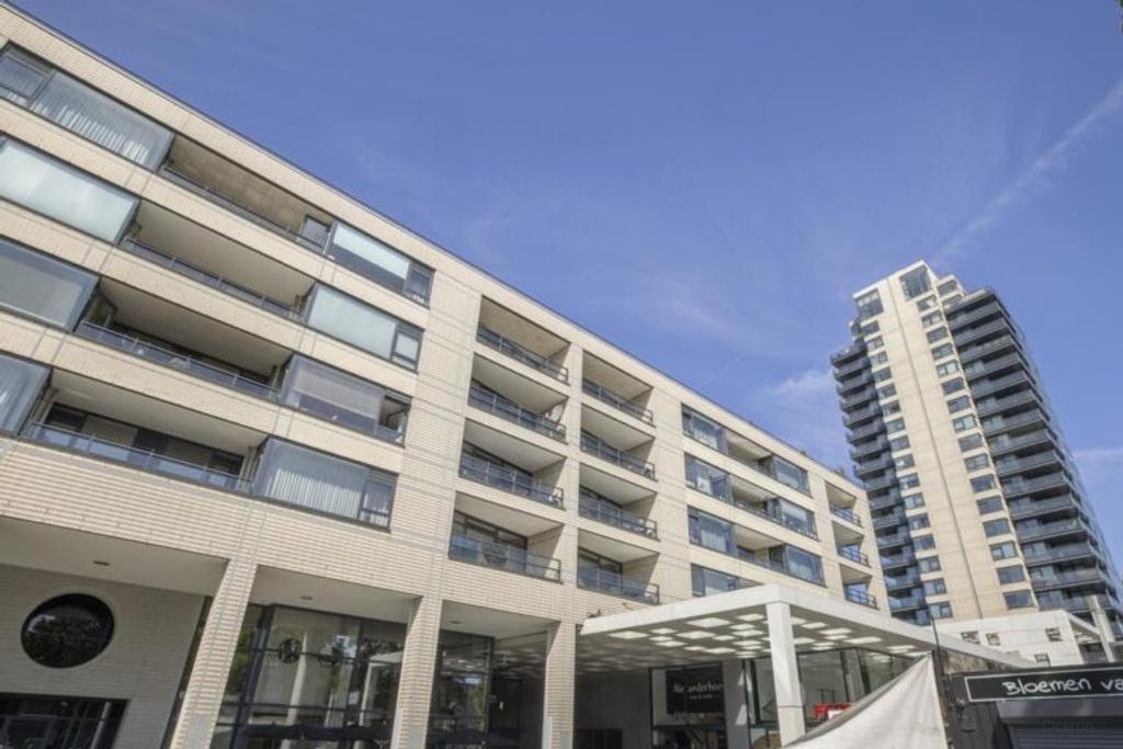121 m² Apartment with Balcony in Buitenveldert - Image 1