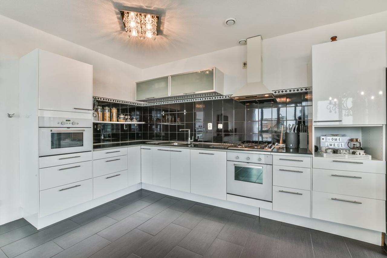 83 m² 2-bedroom apartment in Bijlmer Centrum - Image 4