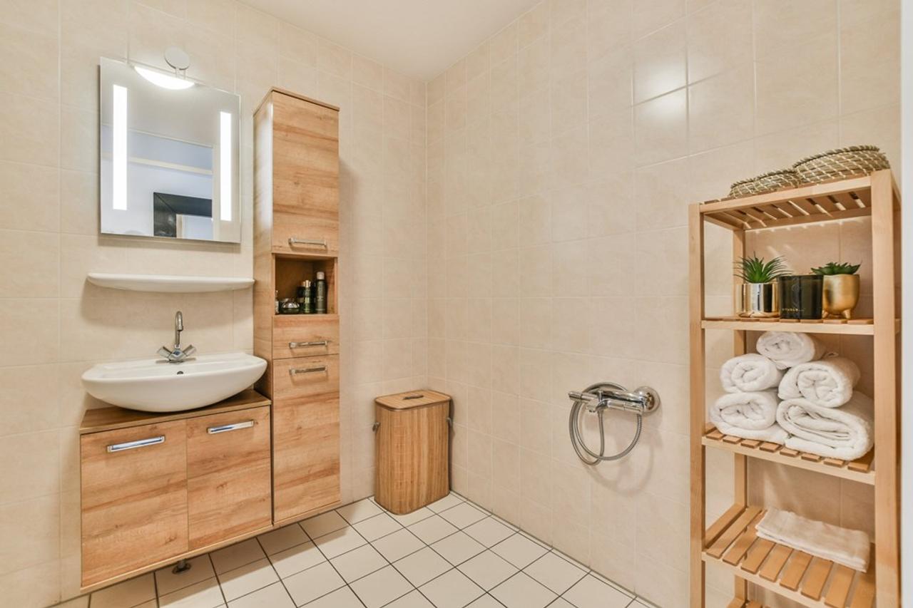 83 m² 2-bedroom apartment in Bijlmer Centrum - Image 11