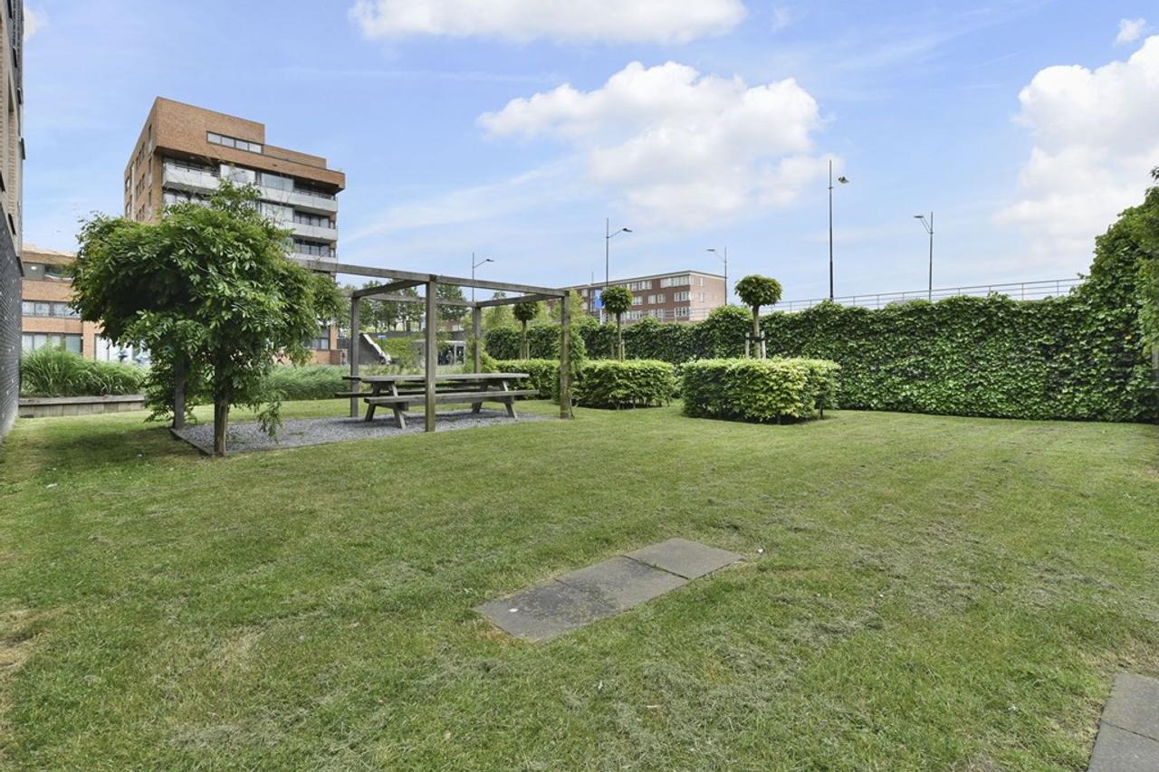83 m² 2-bedroom apartment in Bijlmer Centrum - Image 19