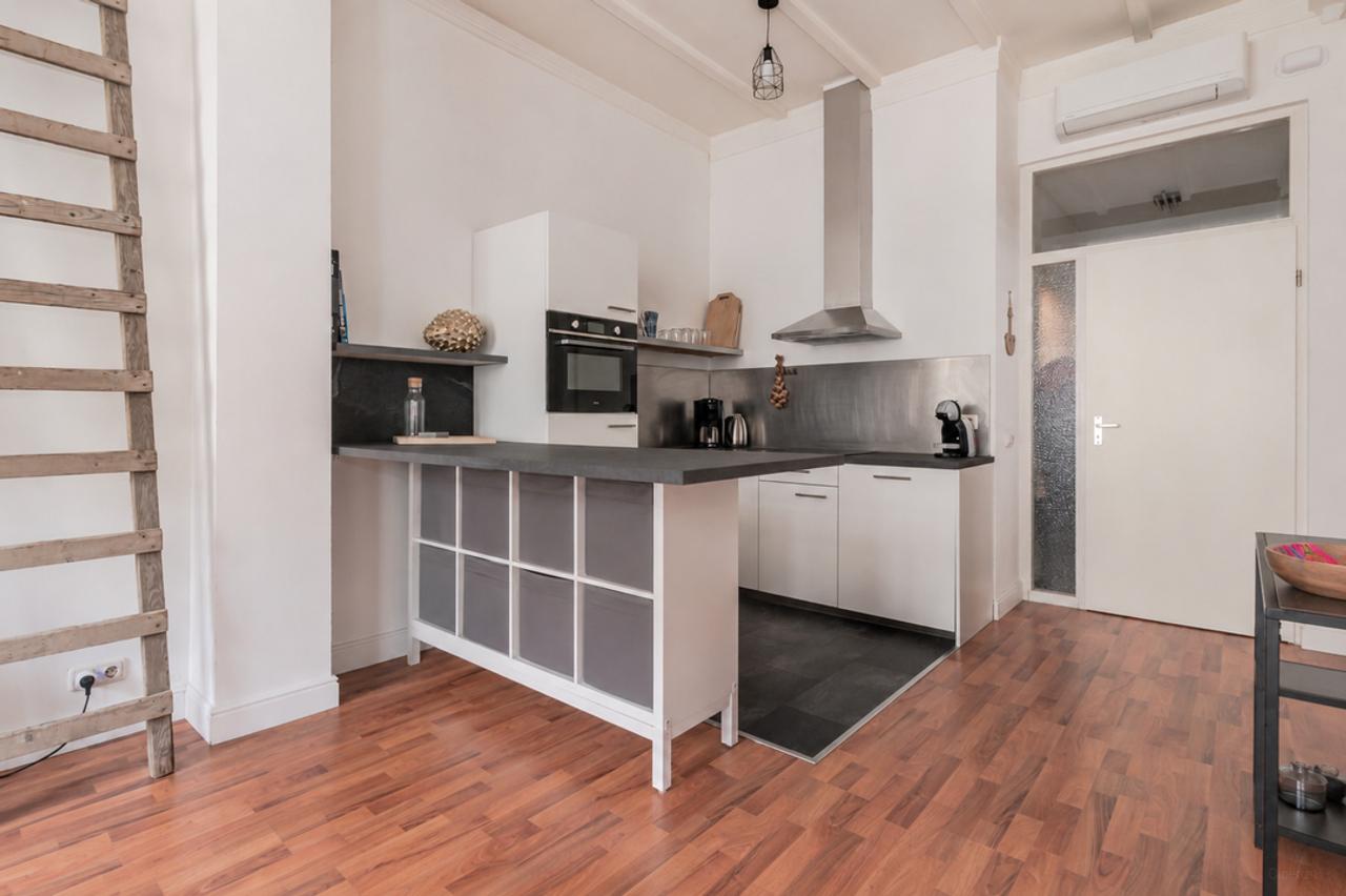 Furnished apartment with air conditioning - Image 6