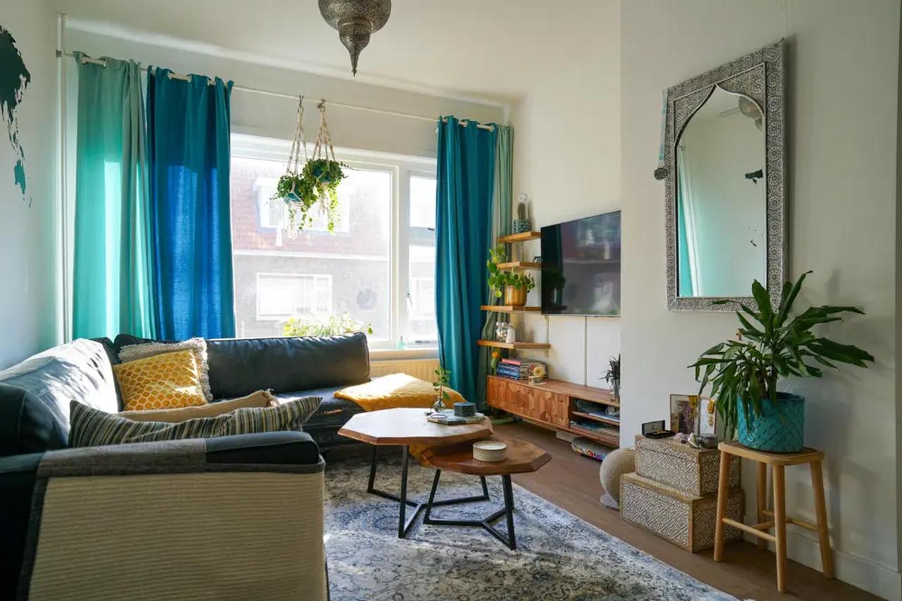 Furnished 2-Bedroom Apartment with Cat - Image 2