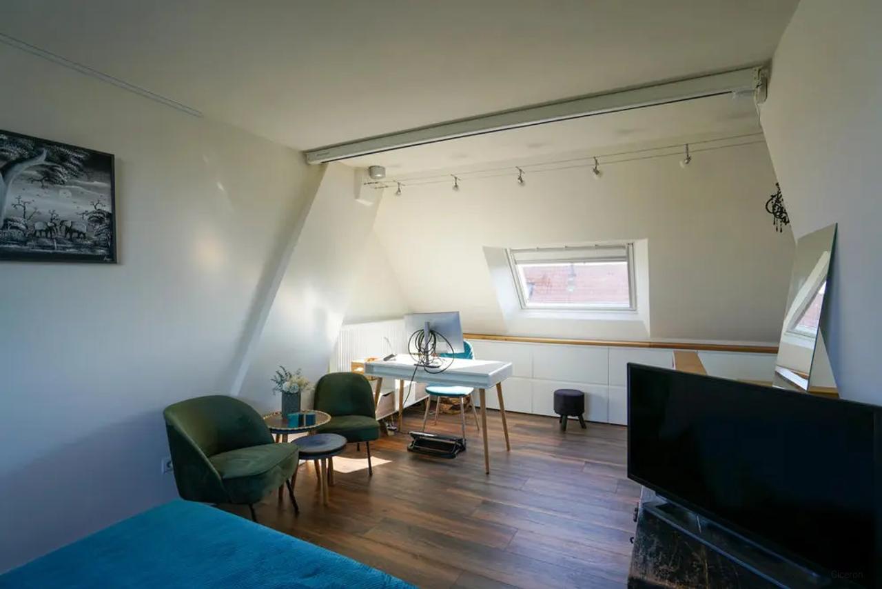 Furnished 2-Bedroom Apartment with Cat - Image 14