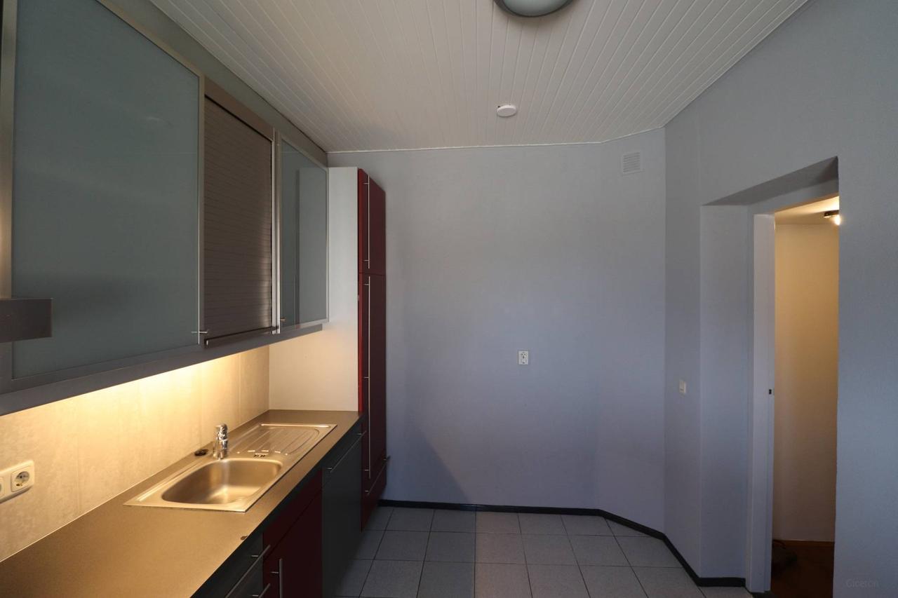 3-Bedroom Home with Terrace in Borgharen - Image 4