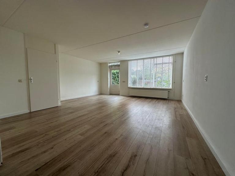Family home with sunny garden in Kollenberg - Image 3