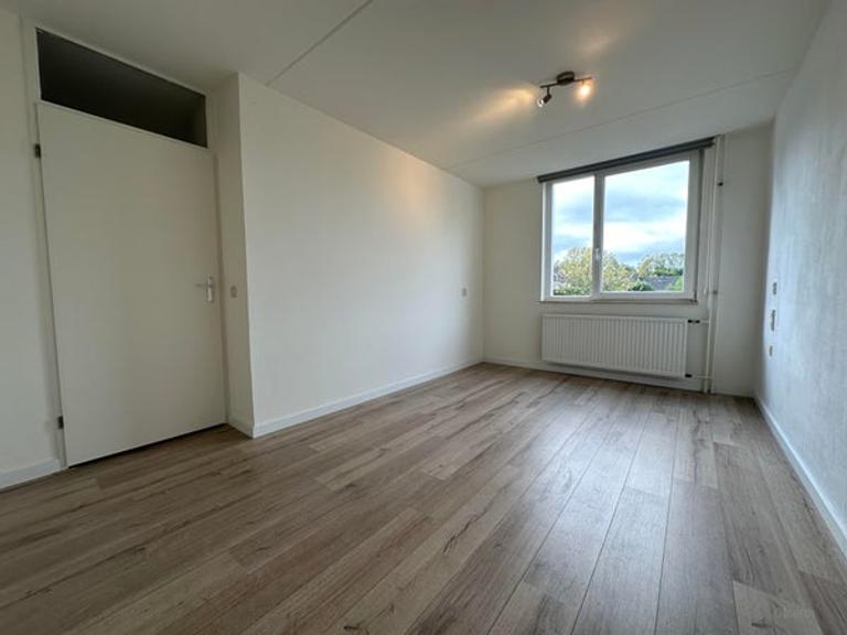 Family home with sunny garden in Kollenberg - Image 6