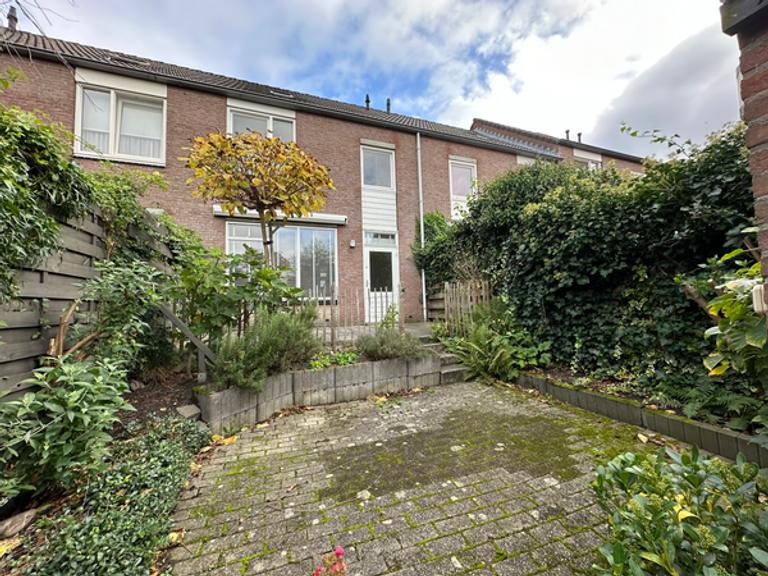 Family home with sunny garden in Kollenberg - Image 11