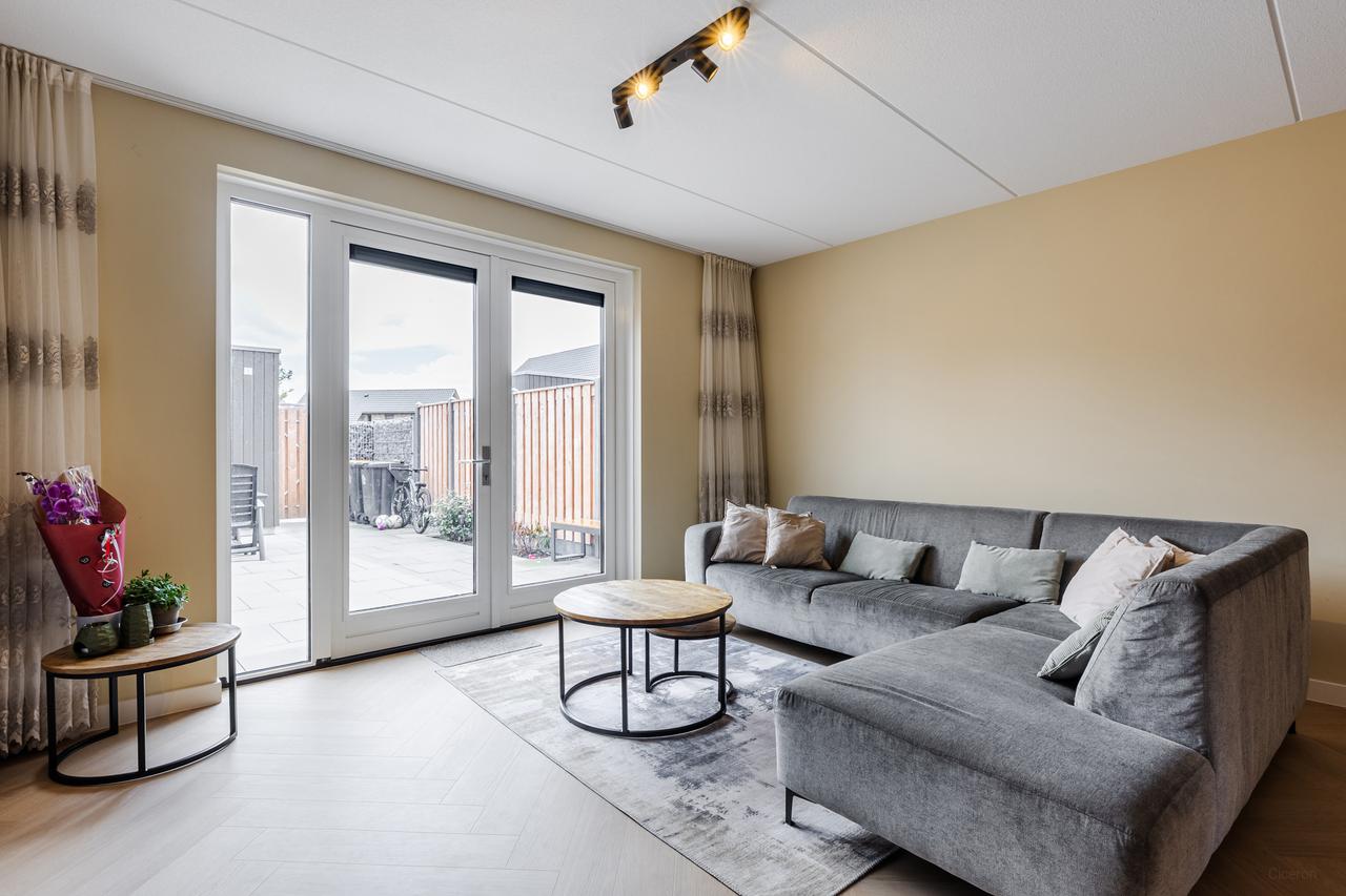 Furnished family home with garden - Image 3