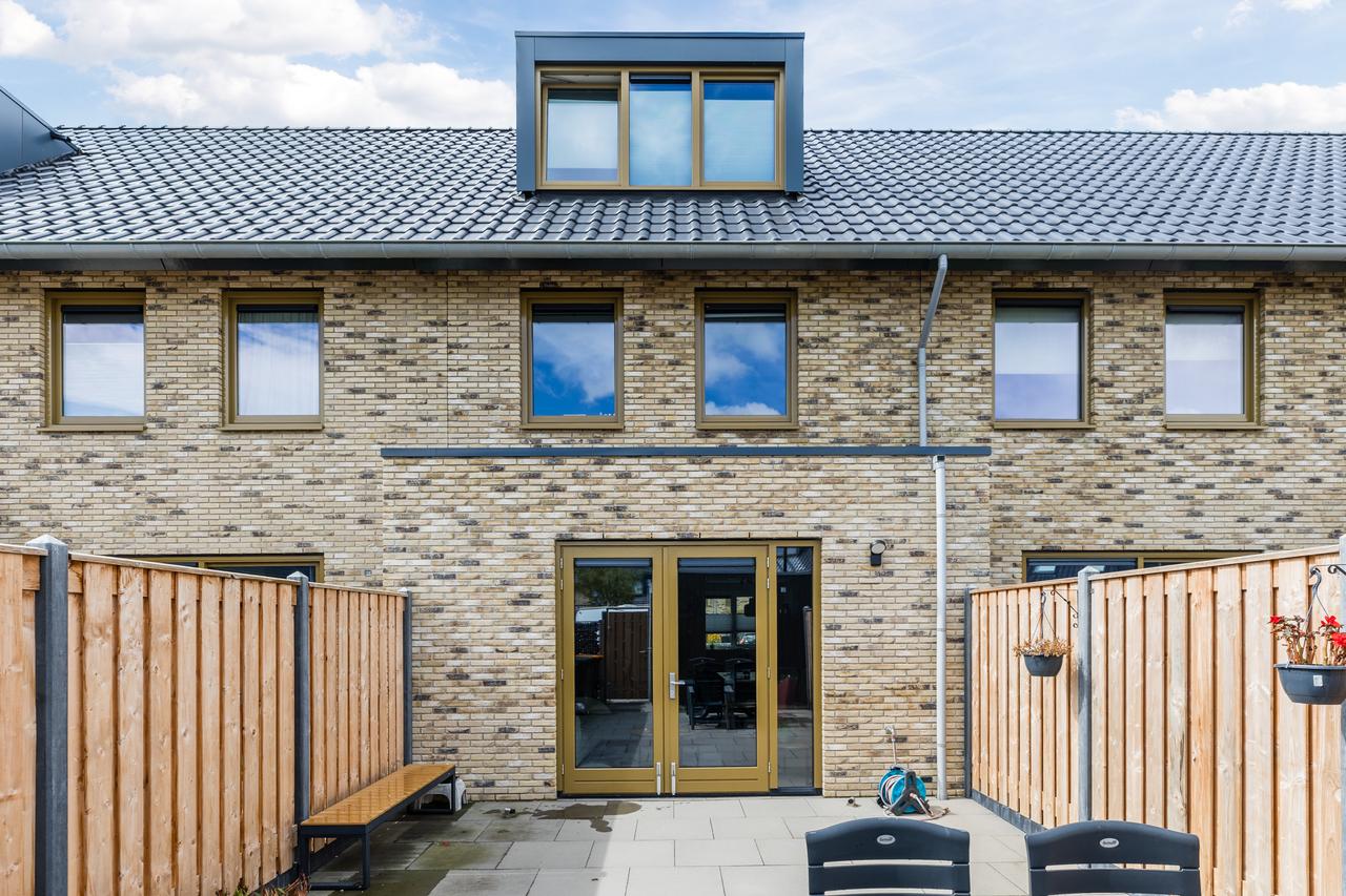 Furnished family home with garden - Image 21