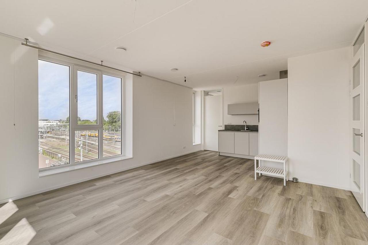 New 2-Bedroom Apartment Near Alkmaar Station - Image 5