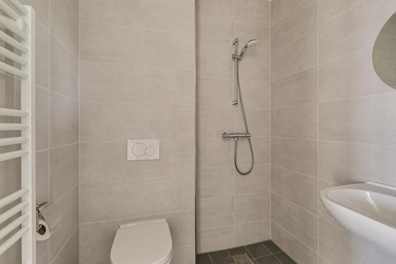 New 2-Bedroom Apartment Near Alkmaar Station - Image 17