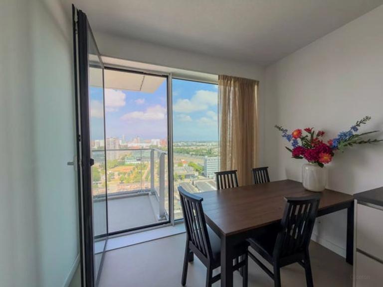 Gemeubileerd 2-slaapkamerappartement met uitzicht - Afbeelding 9