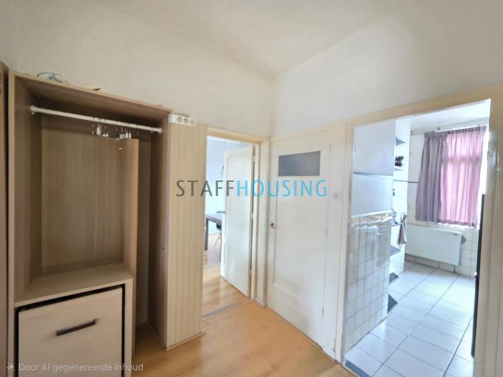 Furnished 3-Bedroom Apartment with Parking - Image 1