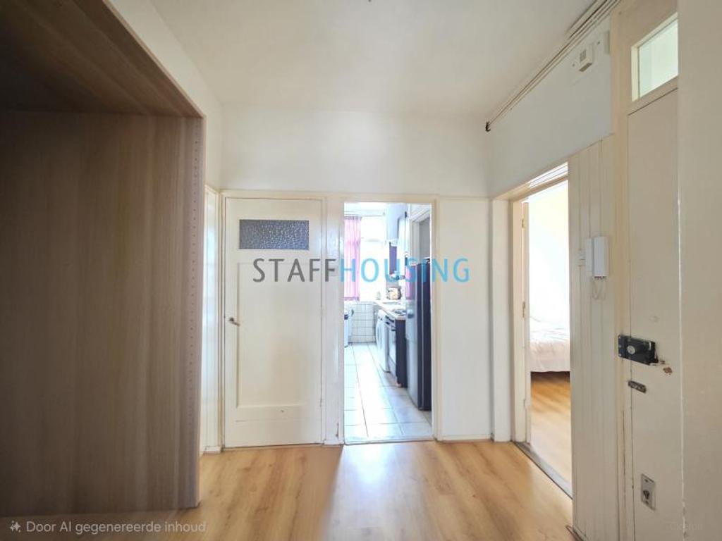 Furnished 3-Bedroom Apartment with Parking - Image 3