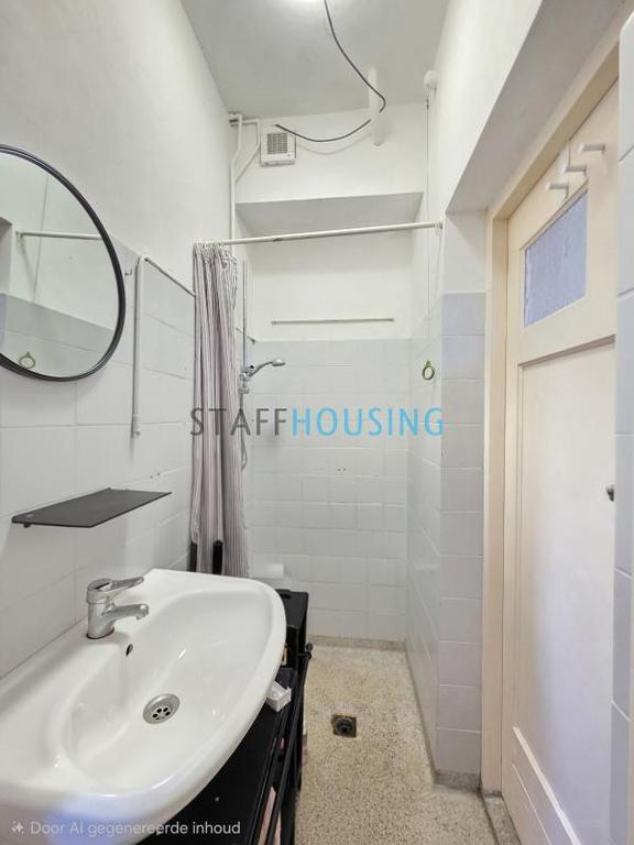 Furnished 3-Bedroom Apartment with Parking - Image 22