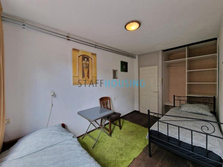 Furnished 4-Room Apartment with Balcony - Image 11